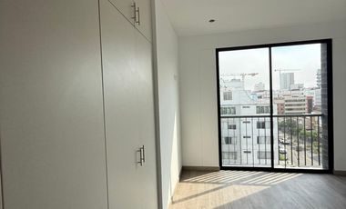 Departamento de Estreno con salida a parque privado Naciones Unidas