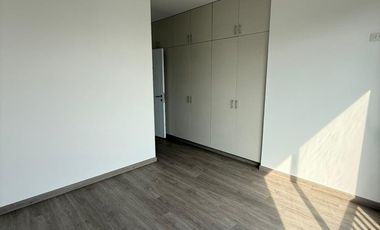 Departamento de Estreno con salida a parque privado Naciones Unidas