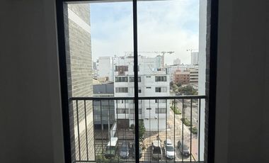 Departamento de Estreno con salida a parque privado Naciones Unidas