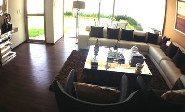 Jardines en la Montaña residencia moderna en renta