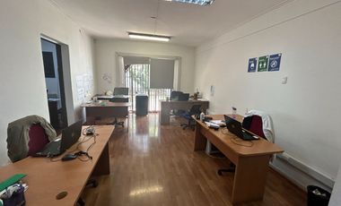 Casa Comercial 6 Privados 3 Baños Y Estacionamientos. Ñuñoa