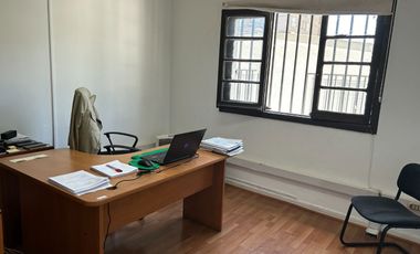 Casa Comercial 6 Privados 3 Baños Y Estacionamientos. Ñuñoa