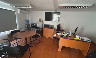 Casa Comercial 6 Privados 3 Baños Y Estacionamientos. Ñuñoa