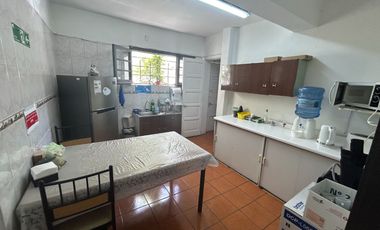 Casa Comercial 6 Privados 3 Baños Y Estacionamientos. Ñuñoa