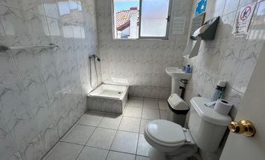 Casa Comercial 6 Privados 3 Baños Y Estacionamientos. Ñuñoa