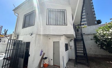 Casa Comercial 6 Privados 3 Baños Y Estacionamientos. Ñuñoa