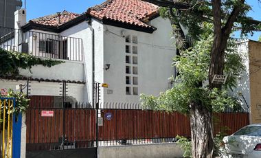 Casa Comercial 6 Privados 3 Baños Y Estacionamientos. Ñuñoa