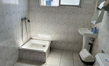 Casa Comercial 6 Privados 3 Baños Y Estacionamientos. Ñuñoa