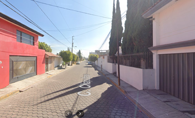 ¡Oportunidad de Inversión! Casa en Remate Bancario Aproveche esta excelente oportunidad de adquisición mediante remate bancario. Propiedad con alto po