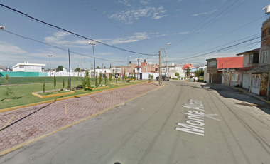 ¡Oportunidad de Inversión! Casa en Remate Bancario Aproveche esta excelente oportunidad de adquisición mediante remate bancario. Propiedad con alto po