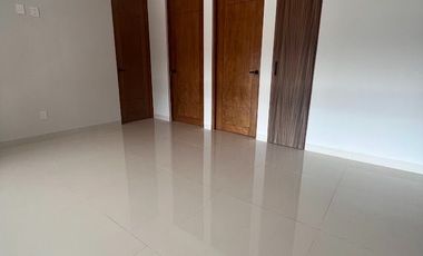 RENTA DE CASA DE 4 RECAMARAS EN ZANDA VISTA ESPECTACULAR