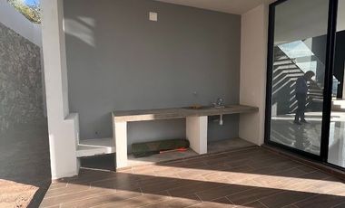 RENTA DE CASA DE 4 RECAMARAS EN ZANDA VISTA ESPECTACULAR