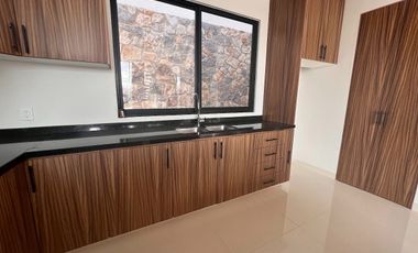 RENTA DE CASA DE 4 RECAMARAS EN ZANDA VISTA ESPECTACULAR