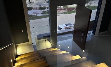 RENTA DE CASA DE 4 RECAMARAS EN ZANDA VISTA ESPECTACULAR