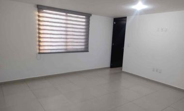 se renta casa modelo Galicia ampliada de 4 recamaras!