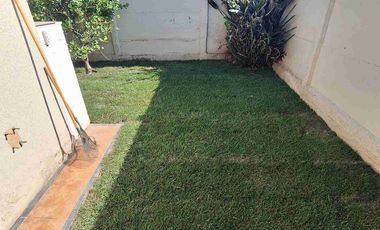 Hermosa Casa 3 Dormitorios, 2 baños, 2 Estacionamientos