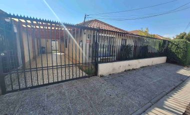 Hermosa Casa 3 Dormitorios, 2 baños, 2 Estacionamientos