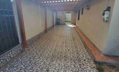 Hermosa Casa 3 Dormitorios, 2 baños, 2 Estacionamientos