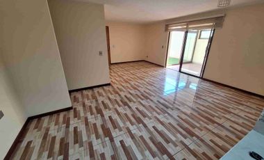 Hermosa Casa 3 Dormitorios, 2 baños, 2 Estacionamientos