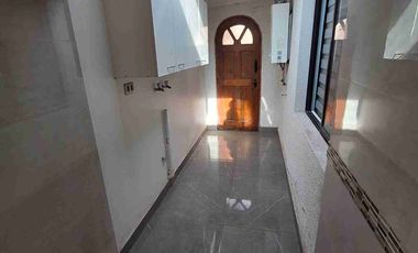 Hermosa Casa 3 Dormitorios, 2 baños, 2 Estacionamientos