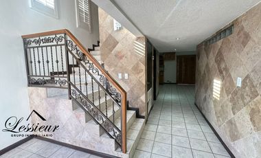 CASA EN RENTA 4 RECAMARAS, 3.5 BAÑOS, CERCA DEL CONSULADO AMERICANO