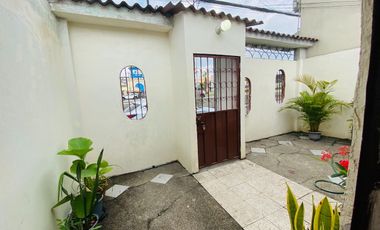 Casa en la Alborada 13ava etapa en Avenida Francisco de Orellana se vende
