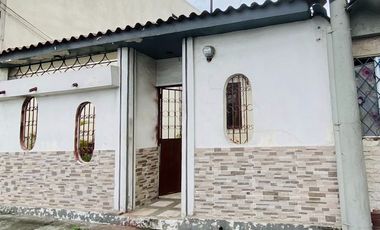 Casa en la Alborada 13ava etapa en Avenida Francisco de Orellana se vende