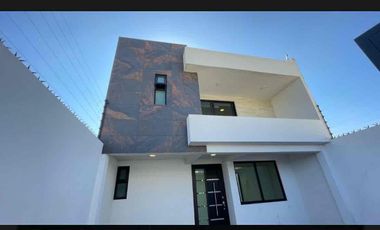 preciosa casa en venta con terreno adjunto