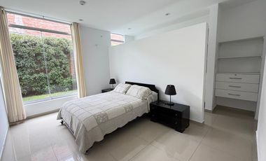 EN VENTA CASA DE LINDO DISEÑO Y PISCINA EN CONDOMINIO PRIVADO PASO CHICO