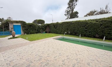 EN VENTA CASA DE LINDO DISEÑO Y PISCINA EN CONDOMINIO PRIVADO PASO CHICO
