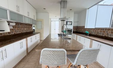 EN VENTA CASA DE LINDO DISEÑO Y PISCINA EN CONDOMINIO PRIVADO PASO CHICO