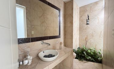 EN VENTA CASA DE LINDO DISEÑO Y PISCINA EN CONDOMINIO PRIVADO PASO CHICO
