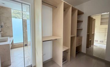 EN VENTA CASA DE LINDO DISEÑO Y PISCINA EN CONDOMINIO PRIVADO PASO CHICO