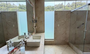 EN VENTA CASA DE LINDO DISEÑO Y PISCINA EN CONDOMINIO PRIVADO PASO CHICO