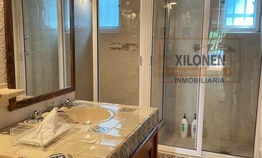 Rancho Señorial Privilegiado, con 3 Pozos y Bella Ecología. Casa estilo Mediterránea amueblada, con alberca, 10 caballerizas: Frontón y Pádel tenis.