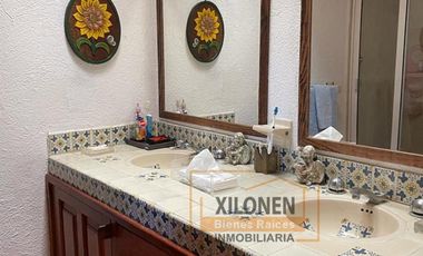 Rancho Señorial Privilegiado, con 3 Pozos y Bella Ecología. Casa estilo Mediterránea amueblada, con alberca, 10 caballerizas: Frontón y Pádel tenis.