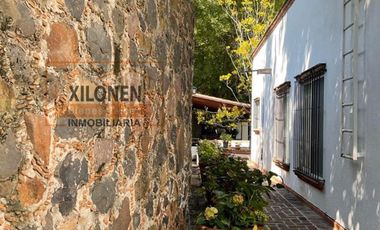 Rancho Señorial Privilegiado, con 3 Pozos y Bella Ecología. Casa estilo Mediterránea amueblada, con alberca, 10 caballerizas: Frontón y Pádel tenis.