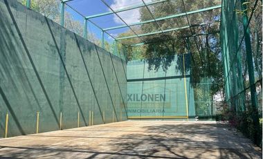 Rancho Señorial Privilegiado, con 3 Pozos y Bella Ecología. Casa estilo Mediterránea amueblada, con alberca, 10 caballerizas: Frontón y Pádel tenis.