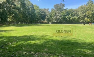 Rancho Señorial Privilegiado, con 3 Pozos y Bella Ecología. Casa estilo Mediterránea amueblada, con alberca, 10 caballerizas: Frontón y Pádel tenis.