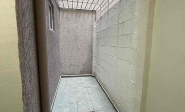 RENTA DEPARTAMENTO EN PLANTA BAJA CON TERRAZA