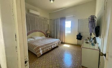 VENDO CASA CERCA DEL MALECON Y DE LA PARROQUIA