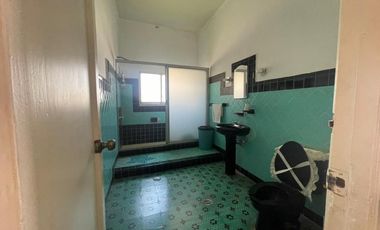 VENDO CASA CERCA DEL MALECON Y DE LA PARROQUIA