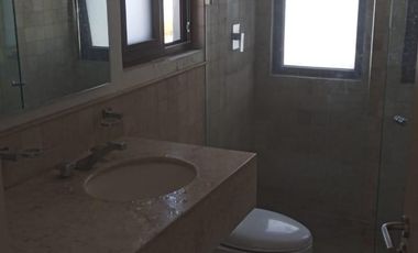 Departamento en renta de una recámara y estudio.