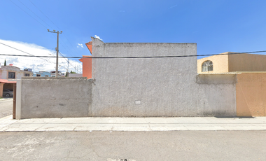 CASA EN VENTA RESIDENCIAL ARBOLEDAS EXCELENTE UBICACION ESQUINA ¡PROPIEDAD EN REMATE, YA ADJUDICADA!