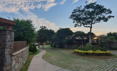 Hermosa Casa, en el exclusivo Condominio Bosques de La Planicie.