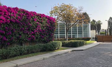 Hermosa Casa, en el exclusivo Condominio Bosques de La Planicie.
