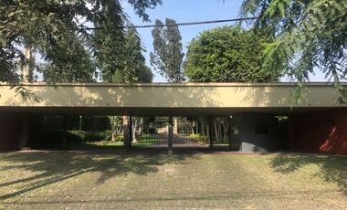 Hermosa Casa, en el exclusivo Condominio Bosques de La Planicie.