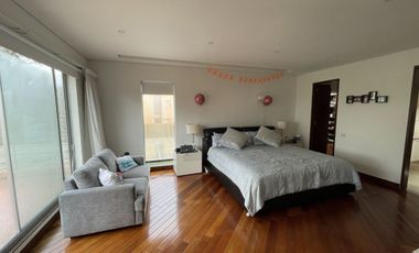 Arriendo Casa en San Simón: 5 hab c/baño, gimnasio, BBQ, terrazas y 6 parqueos, Cancha de tenis