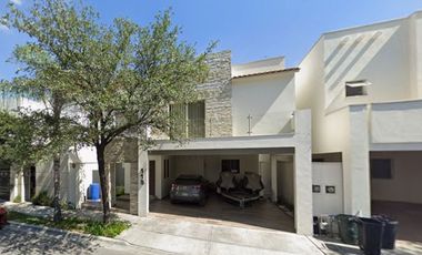 VENTA DE CASA EN BOSQUES DE LAS CUMBRES, MONTERREY, N.L