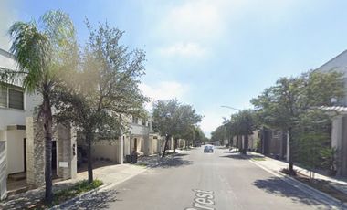 VENTA DE CASA EN BOSQUES DE LAS CUMBRES, MONTERREY, N.L